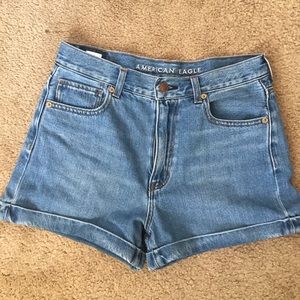 Never been worn American Eagle mom shorts